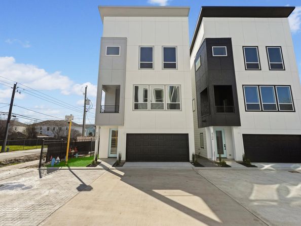 4707 Thornton Villas Lane, Houston TX 77018