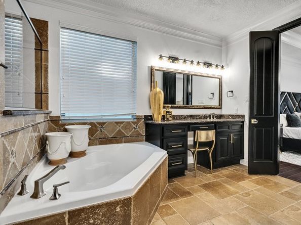 2523 Watts Street, Houston TX 77030