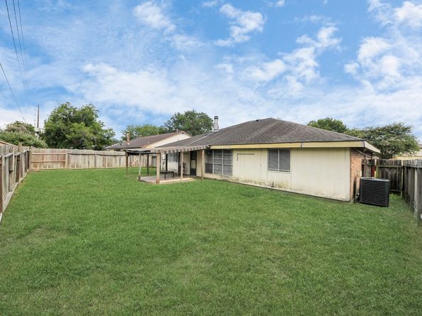 13610 Piney Oaks Drive, Houston TX 77065