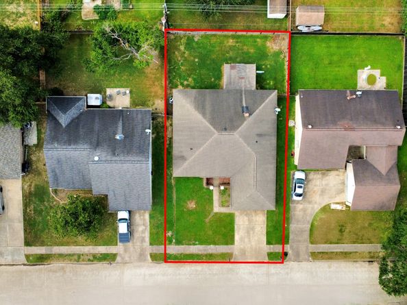 13610 Piney Oaks Drive, Houston TX 77065