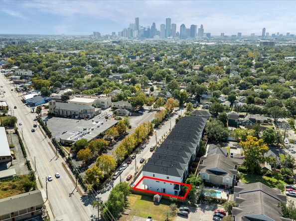 4127 De George Street, Houston TX 77009