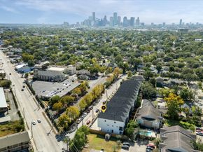 4127 De George Street, Houston TX 77009