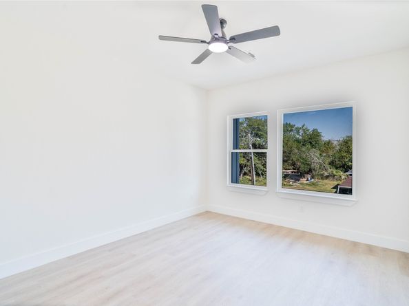 3210 A & B Retta Street, Houston TX 77026