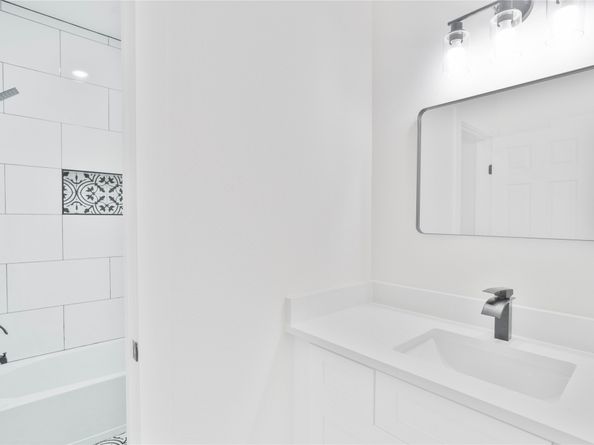 3210 A & B Retta Street, Houston TX 77026