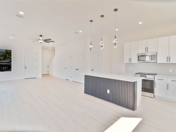 3210 A & B Retta Street, Houston TX 77026