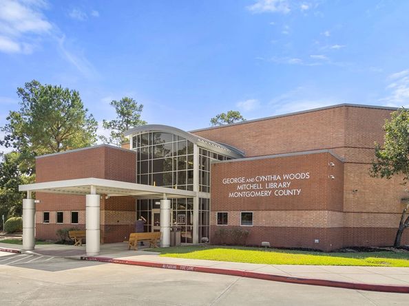 163 N Hawkhurst Circle, The Woodlands TX 77354