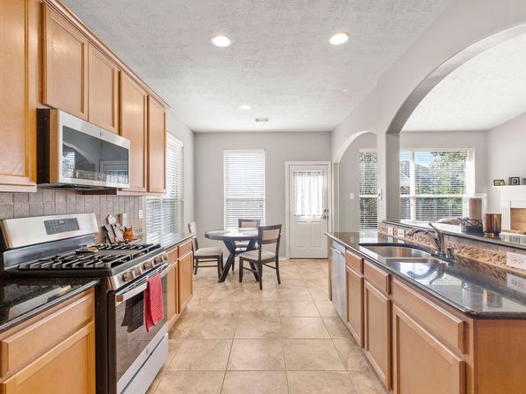 163 N Hawkhurst Circle, The Woodlands TX 77354