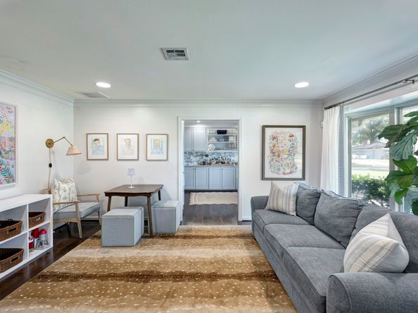 1827 Peer Drive, Houston TX 77043