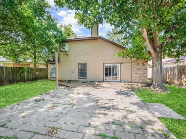 11722 Plumpoint Drive, Houston TX 77099