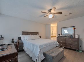 13798 Hollowgreen Drive 305, Houston TX 77082