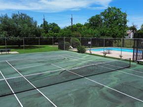 13798 Hollowgreen Drive 305, Houston TX 77082