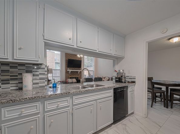 13798 Hollowgreen Drive 305, Houston TX 77082