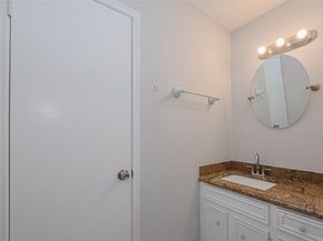 13798 Hollowgreen Drive 305, Houston TX 77082