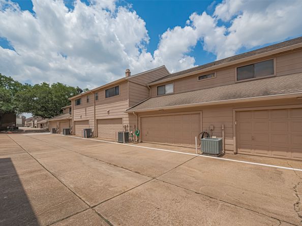 13798 Hollowgreen Drive 305, Houston TX 77082