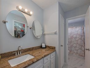 13798 Hollowgreen Drive 305, Houston TX 77082