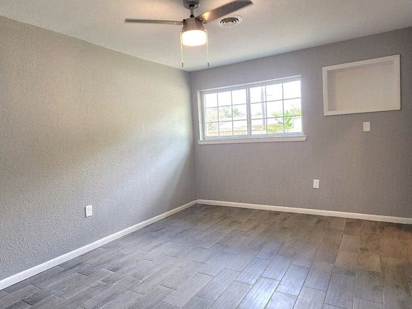 5914 Newquay Street, Houston TX 77085