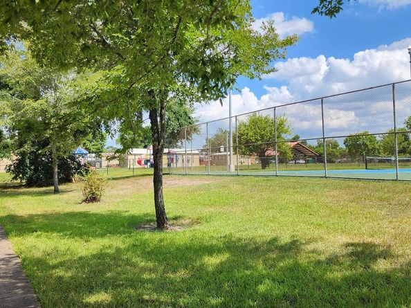 5914 Newquay Street, Houston TX 77085