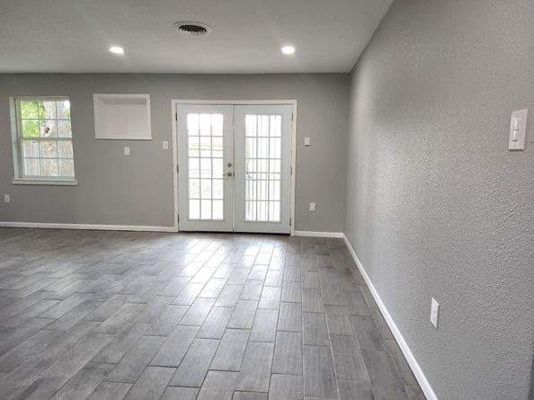 5914 Newquay Street, Houston TX 77085