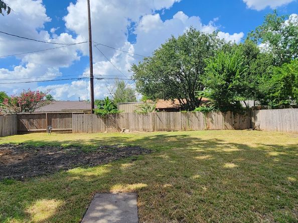 5914 Newquay Street, Houston TX 77085