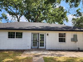 5914 Newquay Street, Houston TX 77085