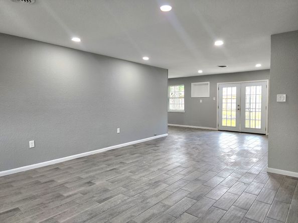 5914 Newquay Street, Houston TX 77085