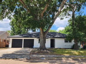 5914 Newquay Street, Houston TX 77085