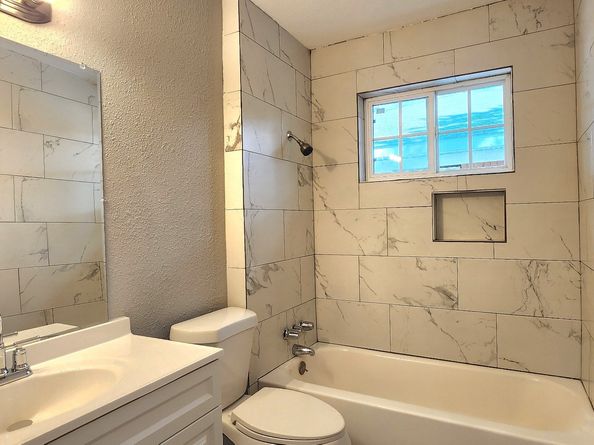 5914 Newquay Street, Houston TX 77085