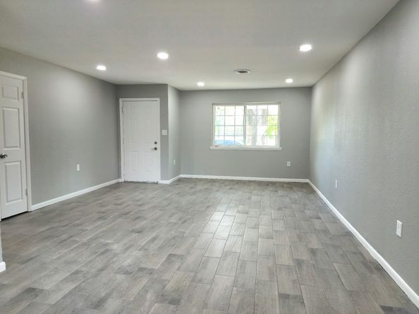 5914 Newquay Street, Houston TX 77085