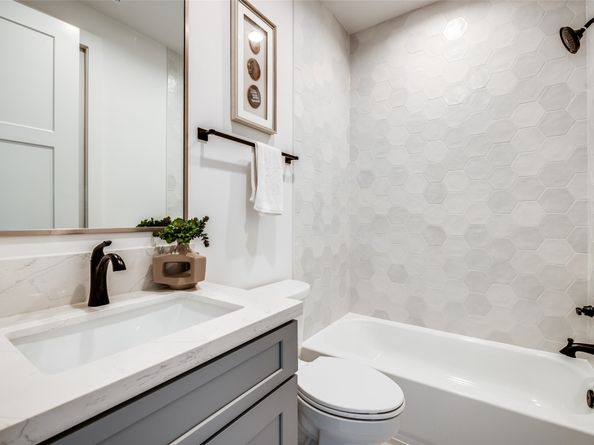 7512 SHADYVILLA Lane, Houston TX 77055