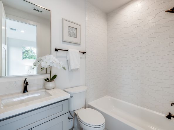 7512 SHADYVILLA Lane, Houston TX 77055