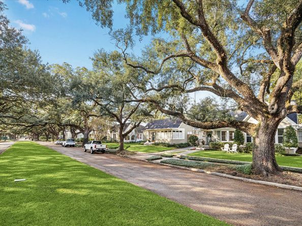 1402 Vassar Street, Houston TX 77006