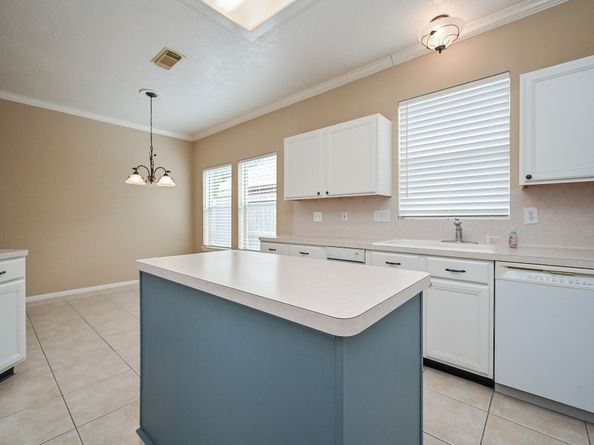 4606 Topaz Trail Drive, Sugar Land TX 77479