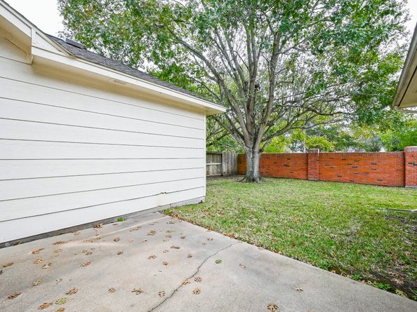 4606 Topaz Trail Drive, Sugar Land TX 77479