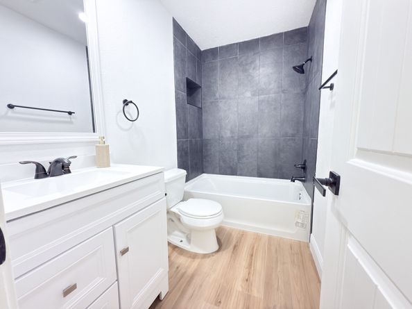 3819 Bear Creek Meadows Lane, Houston TX 77043