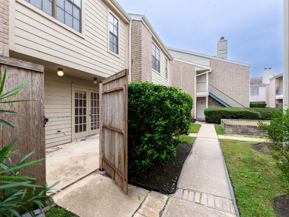 14600 Fonmeadow Drive 702, Houston TX 77035