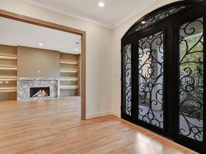 74 Briar Hollow Lane, Houston TX 77027