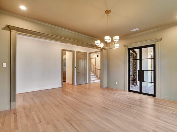 74 Briar Hollow Lane, Houston TX 77027