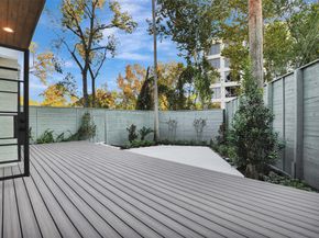 74 Briar Hollow Lane, Houston TX 77027