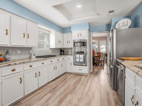 1006 Castle Hill Trail, Houston TX 77339