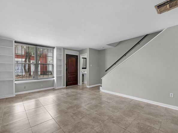 2647 Marilee Ln, Houston TX 77057