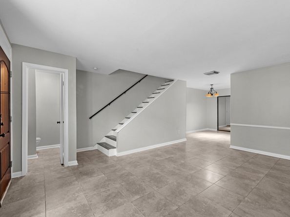 2647 Marilee Ln, Houston TX 77057