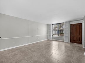 2647 Marilee Ln, Houston TX 77057