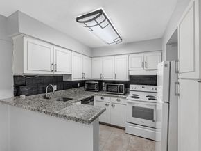 2647 Marilee Ln, Houston TX 77057