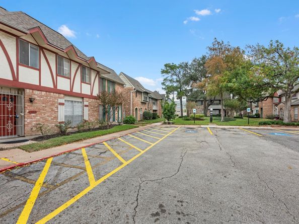 11002 Hammerly Boulevard 104, Houston TX 77043
