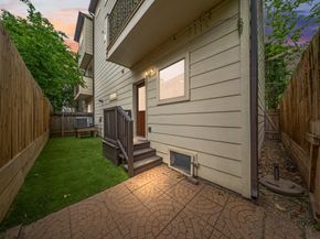 5739 Petty Street, Houston TX 77007