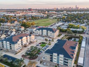 6804 Westview Drive 3205, Houston TX 77055