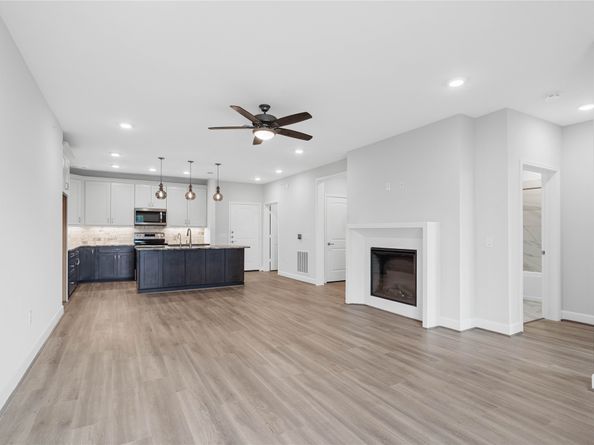 6804 Westview Drive 3205, Houston TX 77055