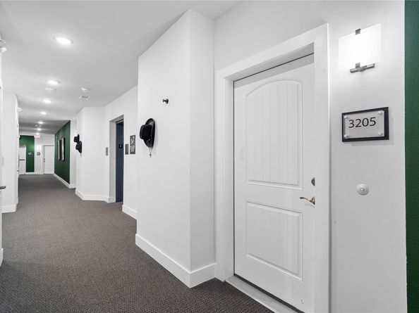 6804 Westview Drive 3205, Houston TX 77055