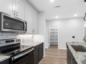 6804 Westview Drive 3205, Houston TX 77055