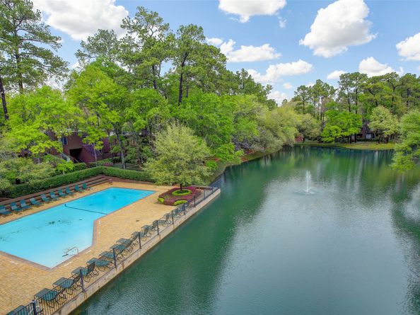 222 Litchfield Lane, Houston TX 77024